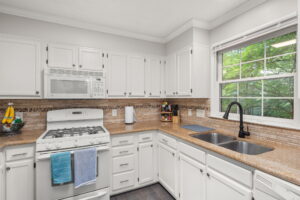 6205 Houndsman Ct